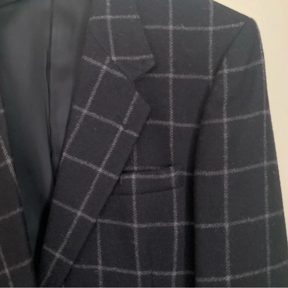 Perry Ellis sports coat black and gray windowpane Size Large 42 Vintage